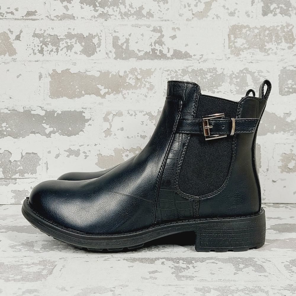 New Flexus Marilla Black Faux  Leather Bootie W582